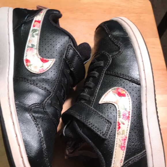 nike court borough low vintage floral